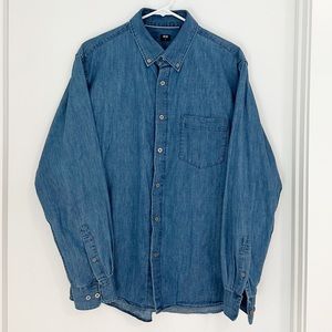 Uniqlo Men’s Blue Denim Button Down Shirt